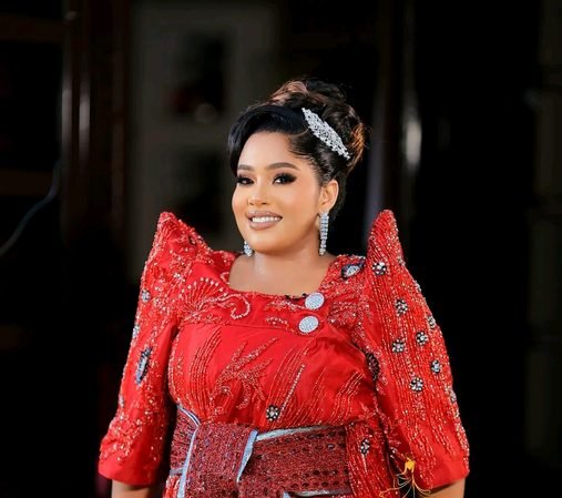 8 Facts You Didn’t Know about Mina the Queen